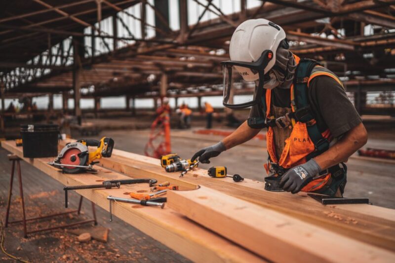 【宮古島の建設業者必見】人手不足で受注を断っている会社が今すぐできる採用改革3選